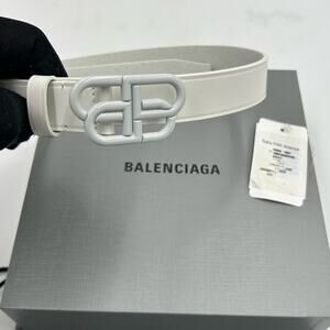 Women's Balenciaga BB white leather belt size 65 cm/26 inches made in Italy